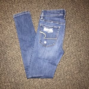 AMERICAN EAGLE JEANS